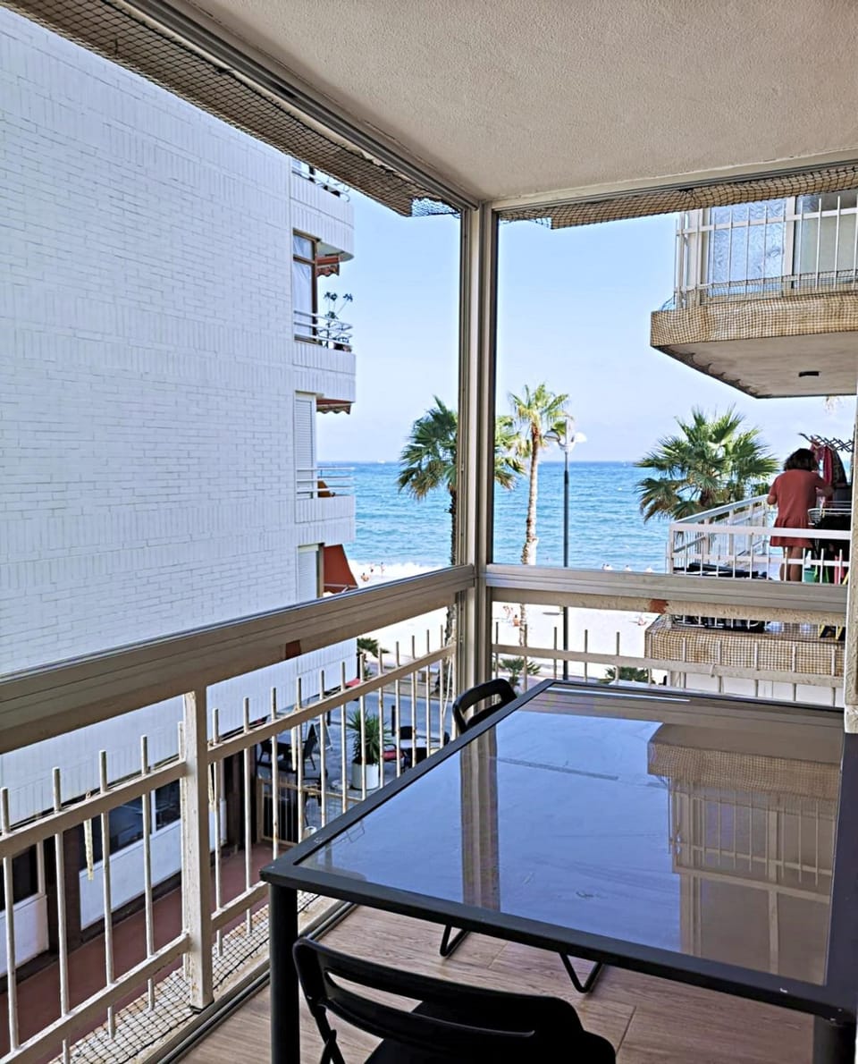 View (from property/room), Balcony/Terrace, Balcony/Terrace, Beach, Landmark view, Sea view, Street view, Quiet street view