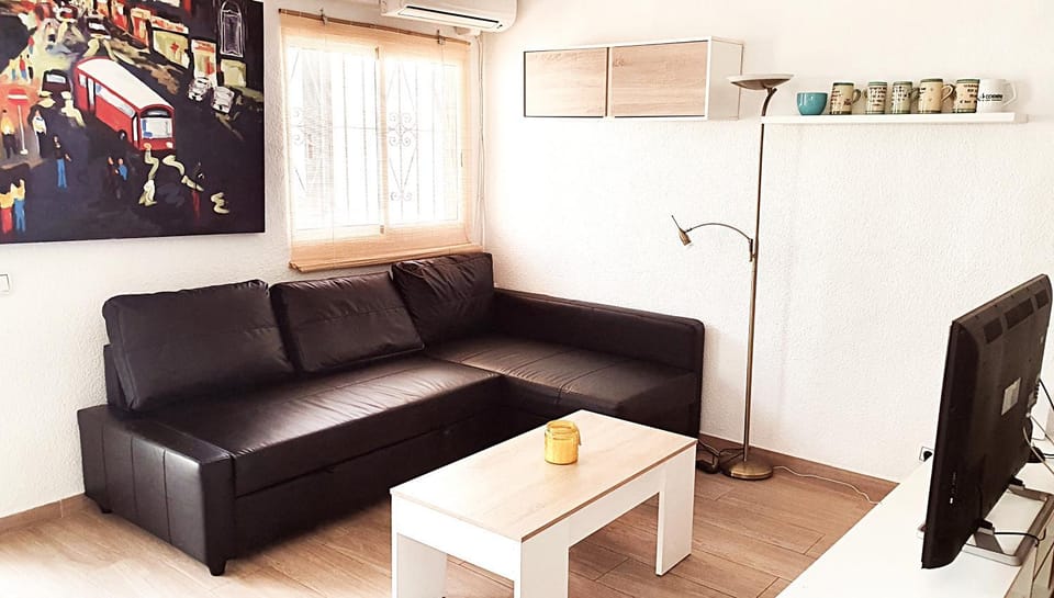 Communal lounge/ TV room, TV and multimedia, Living room