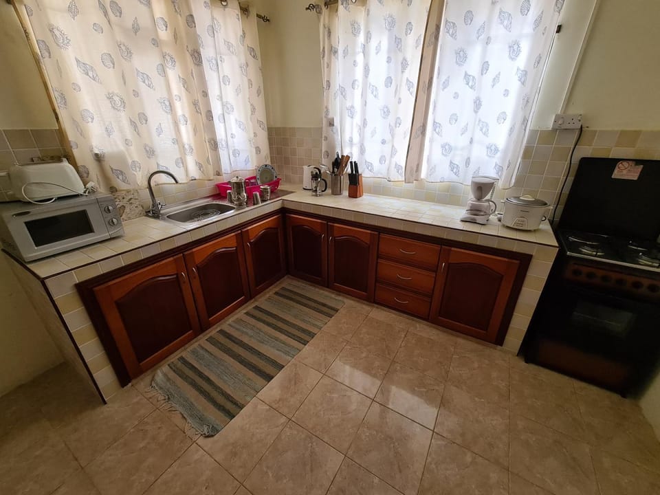 Coffee/tea facilities, Kitchen or kitchenette, minibar, pet friendly, stove