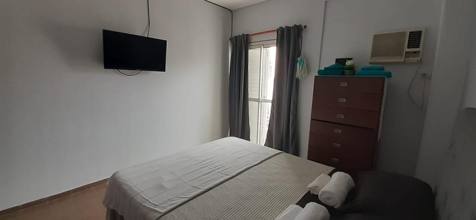 Bed, TV and multimedia, Bedroom