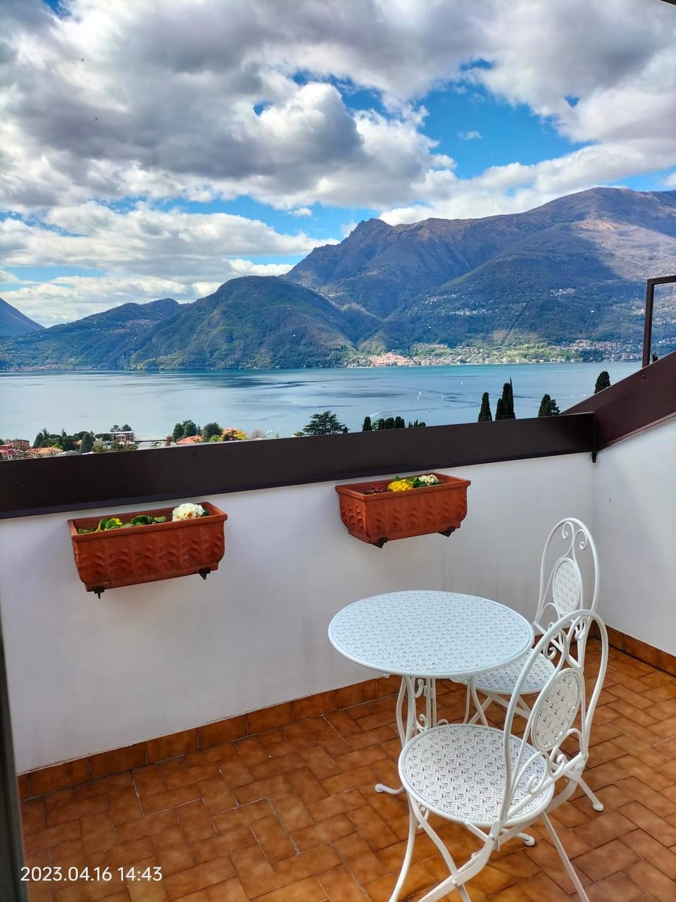 Balcony/Terrace, Lake view, Mountain view