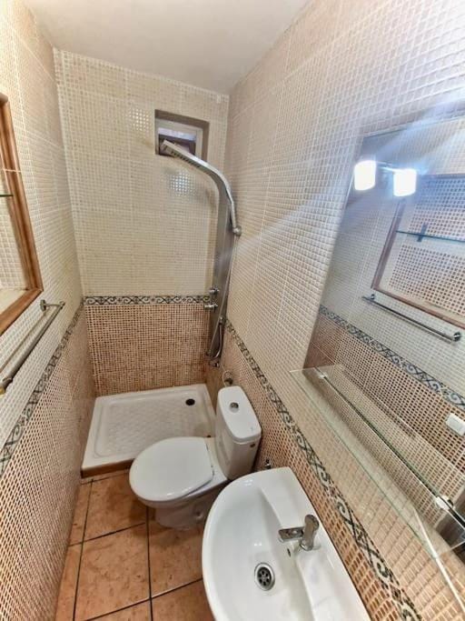 Shower, Toilet, Bathroom
