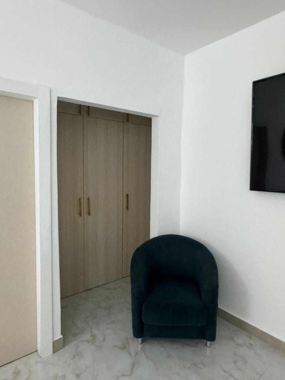 TV and multimedia, wardrobe
