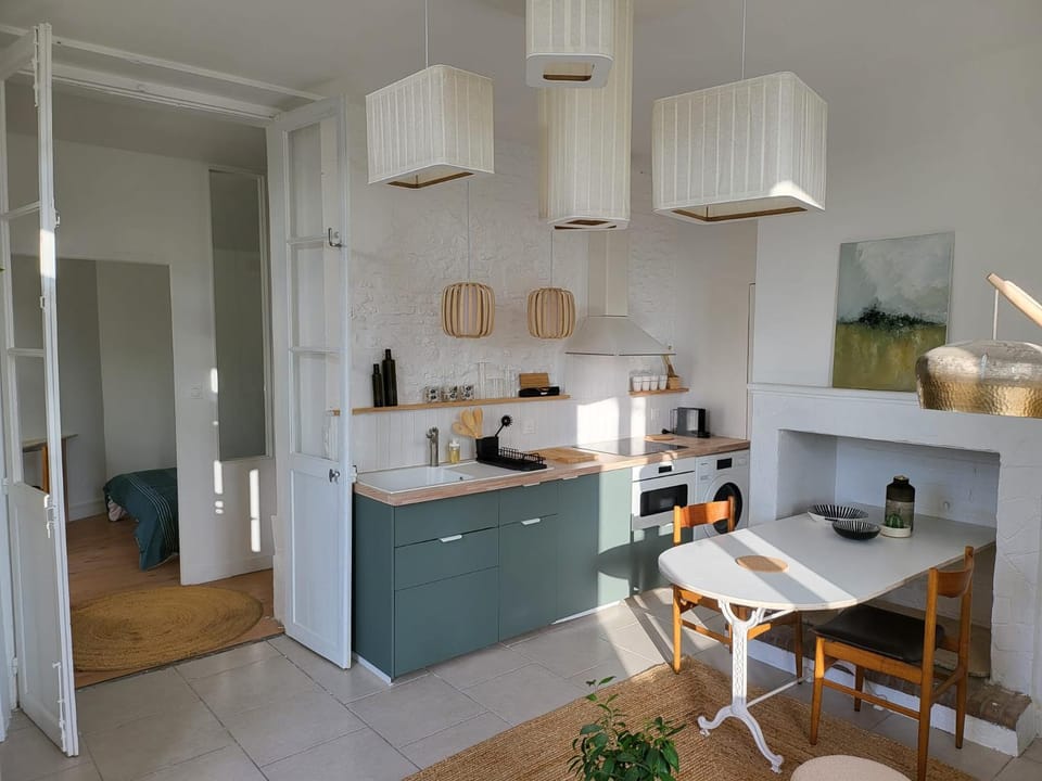 Kitchen or kitchenette