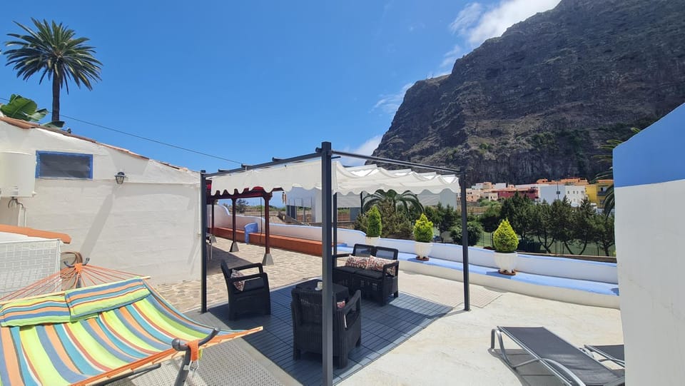 Patio, Balcony/Terrace, Mountain view, Sunrise