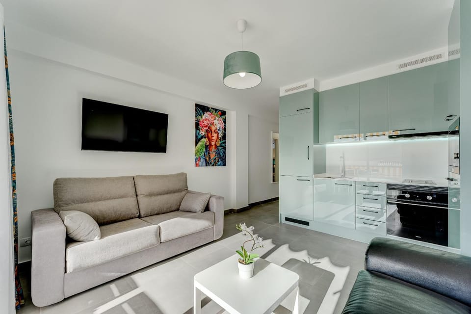 TV and multimedia, Kitchen or kitchenette, Living room, minibar, pet friendly, stove