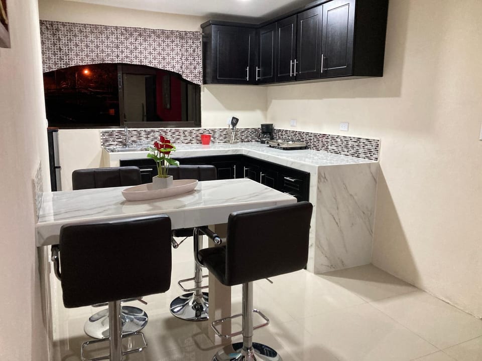 Hospedaje Ana Lu 2, Only 10 minutes from airport Apartment in San José Province