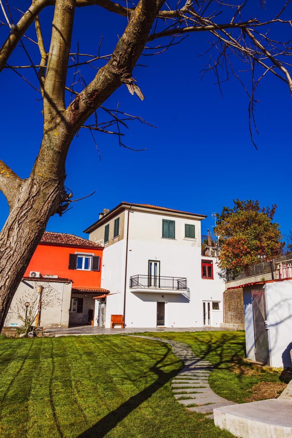 Property building, Day, Garden, Garden view