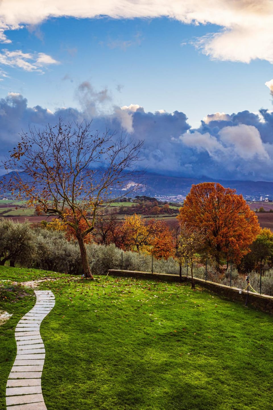 Nearby landmark, Day, Natural landscape, Garden, Garden view, Mountain view