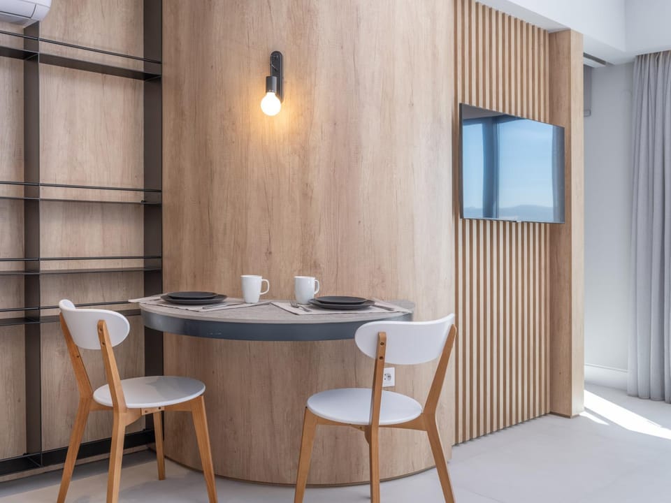 Dining area, City view