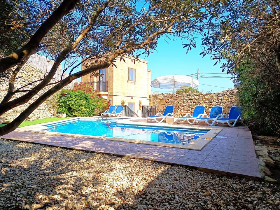 Ta’ Peppi Farmhouse Villa in Malta