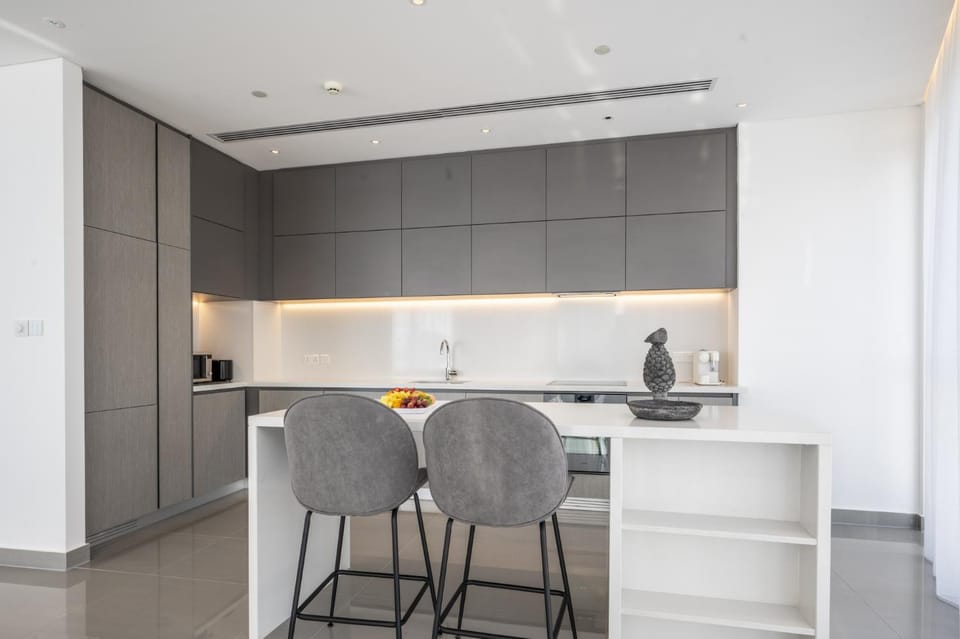 Kitchen or kitchenette, Living room