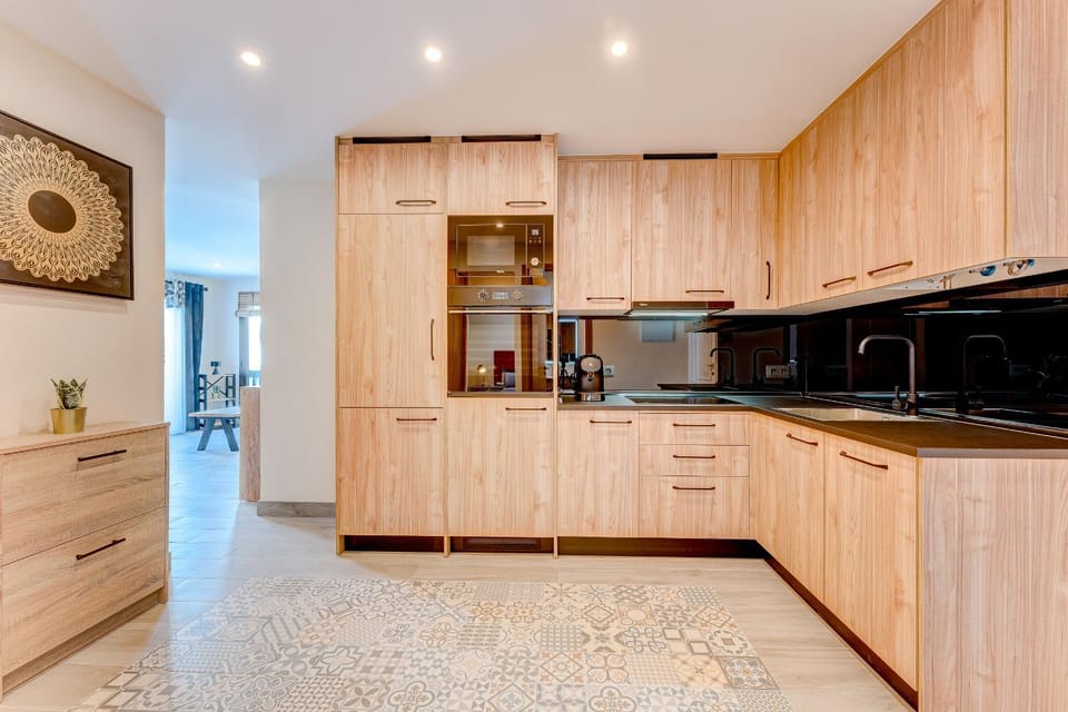 Kitchen or kitchenette, toaster