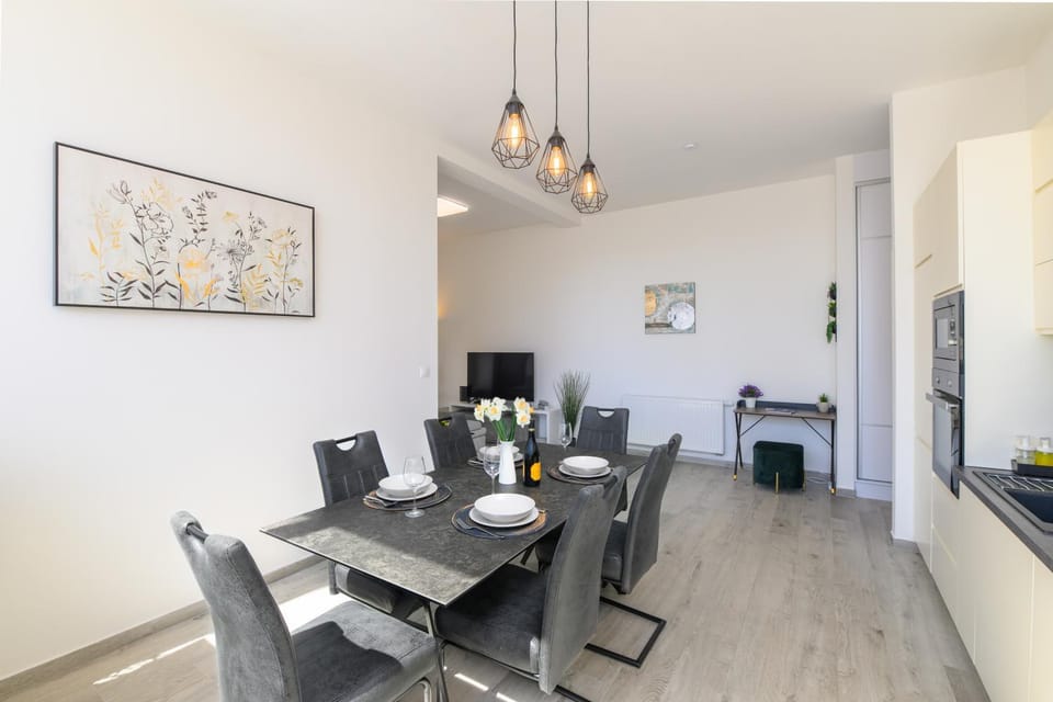 Living room, Dining area, kitchen