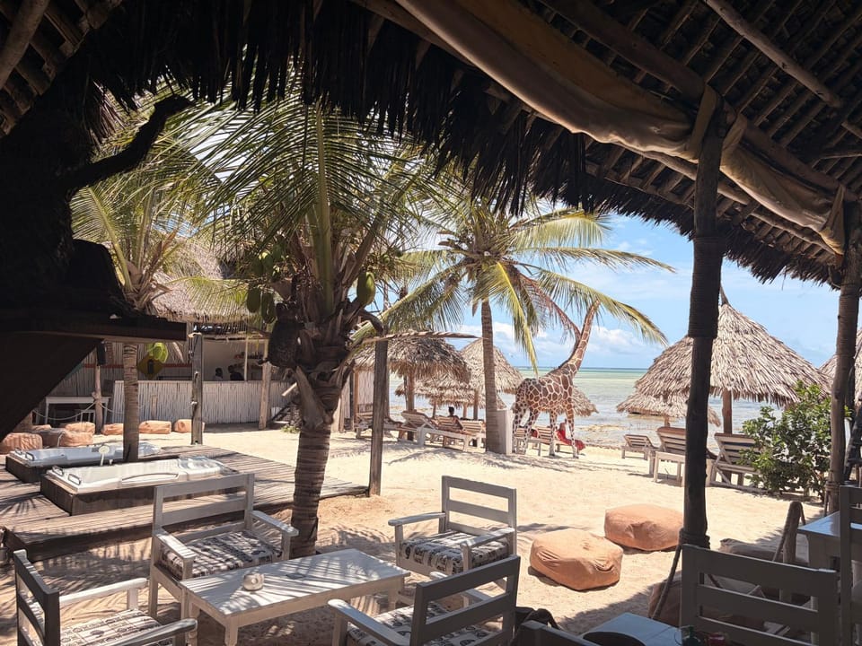 Luwa Beach&Suits Bed and Breakfast in Kenya
