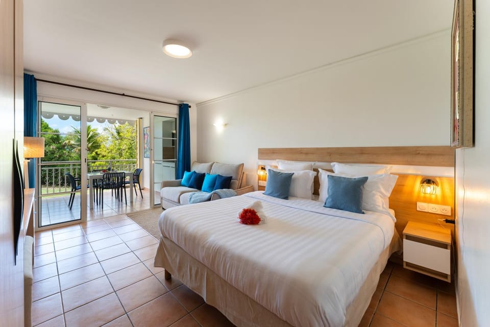 Bed, View (from property/room), Balcony/Terrace, Photo of the whole room, Bedroom