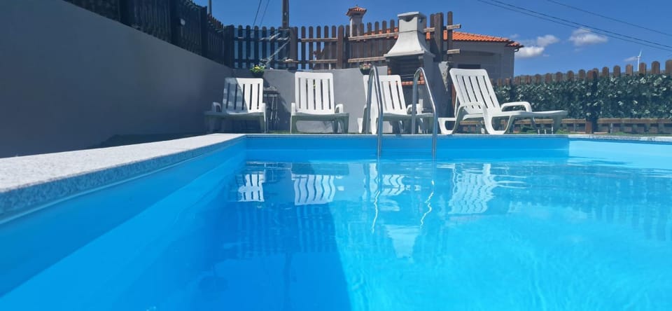 Superb Bruzende Village House in Porto District