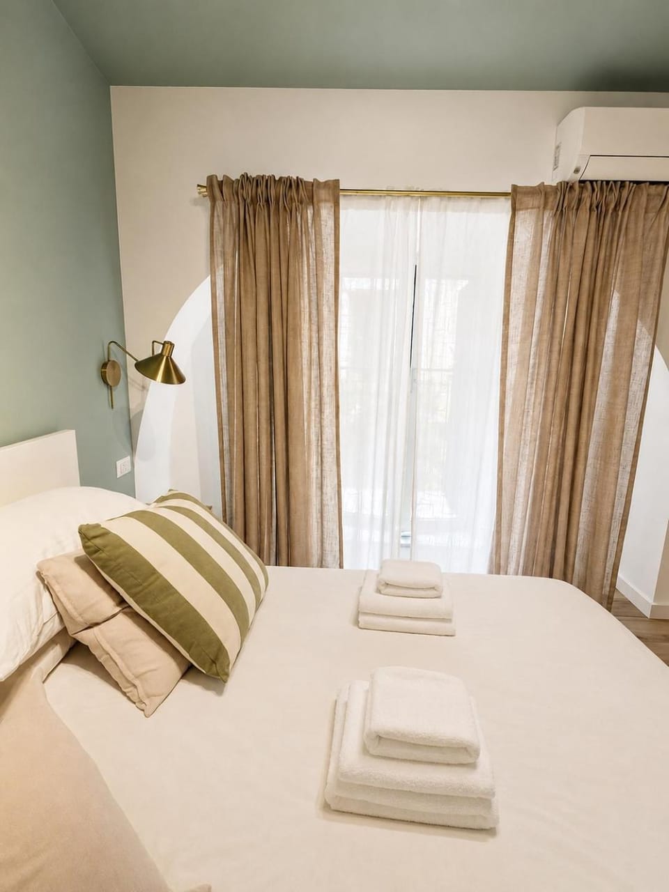 Buen Retiro 52 Apartment in Naples
