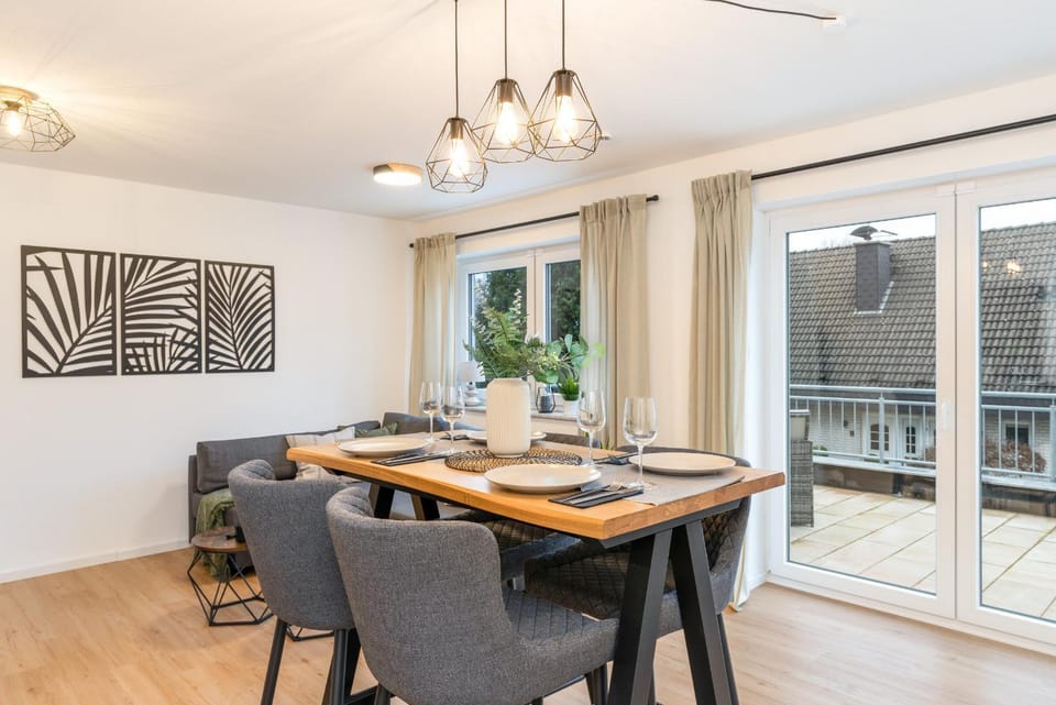Living room, Seating area, Dining area, Food