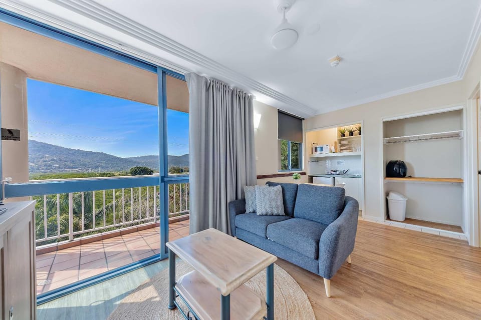 Marina views at Airlie 10H Apartment in Airlie Beach