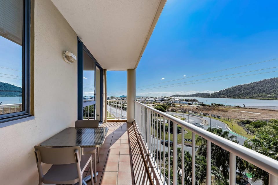 Balcony/Terrace, Dining area, Mountain view, Sea view