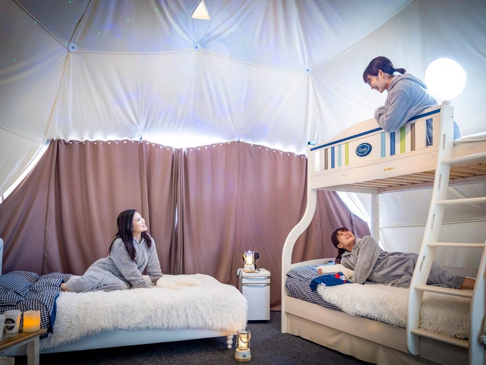 Bed, bunk bed