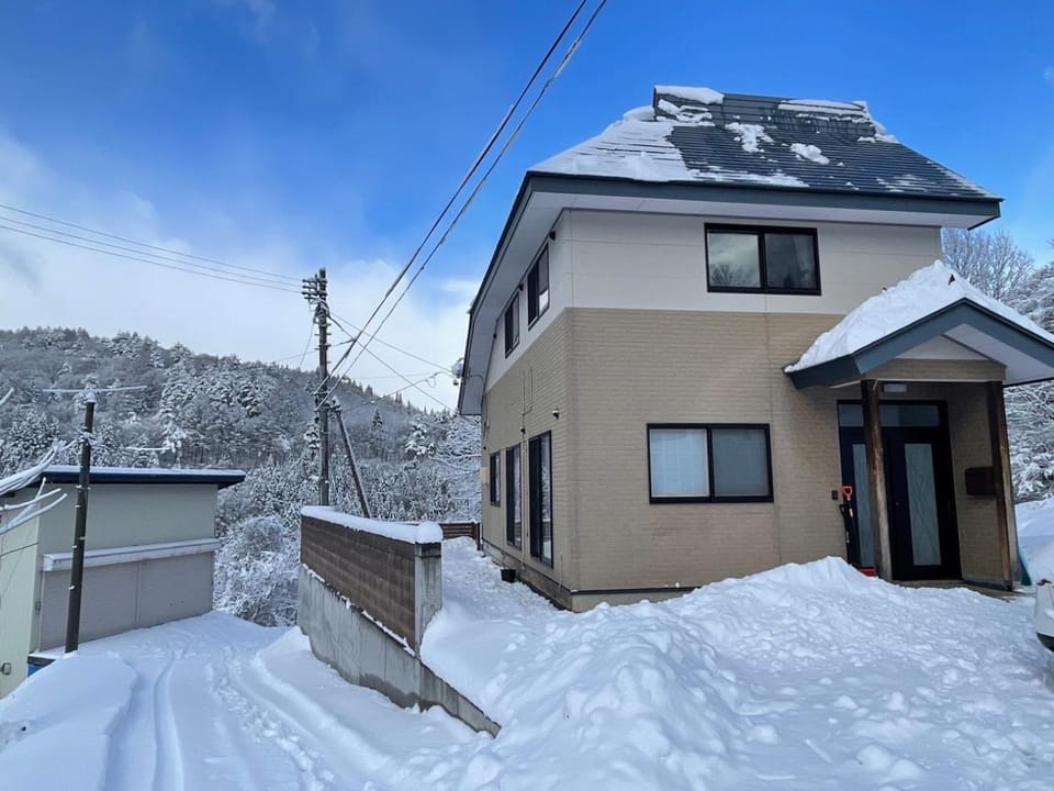 Five Peaks Ryuoo Apartment in Shimotakai District