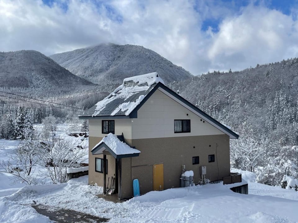 Five Peaks Ryuoo Apartment in Shimotakai District