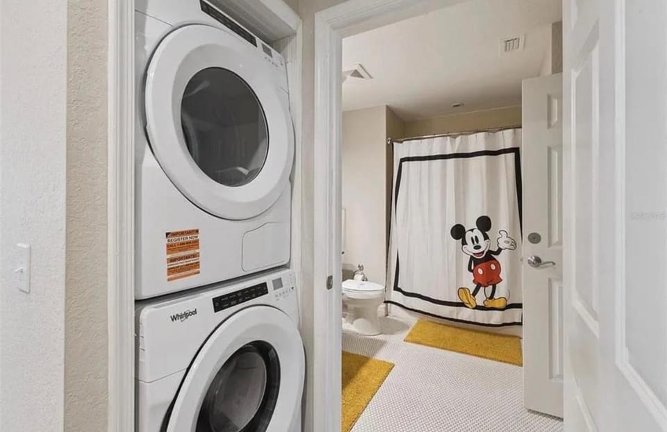 MINUTES FROM DISNEY 3bed 3bath Poolside at LUXURIOUS RESORT Apartment in Osceola County