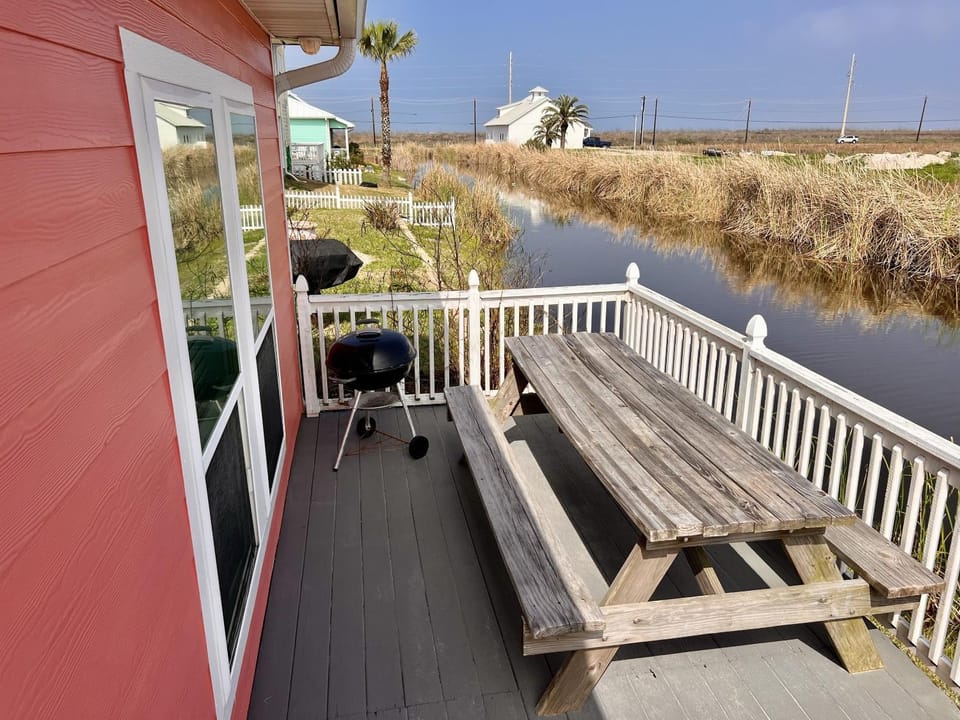 Patio, BBQ facilities, Balcony/Terrace, River view