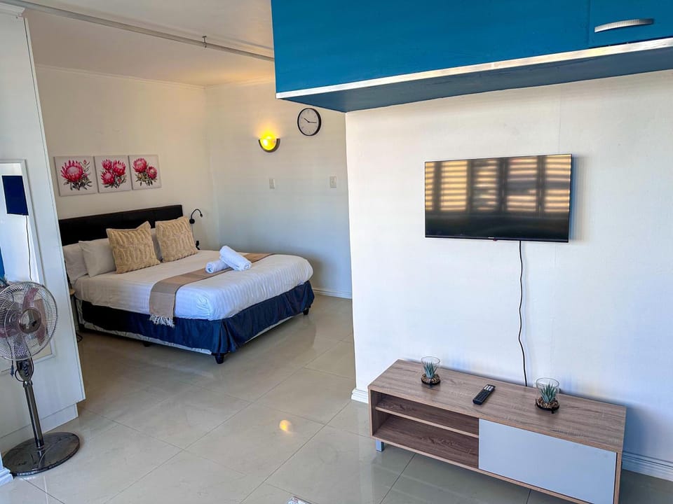 Studio Apartment in Sea point Montclair Apartment in Sea Point