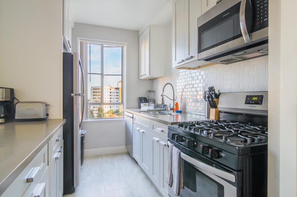 Luxury 2 Bedroom 2 Bathroom Residence Great View Apartment hotel in San Fernando Valley