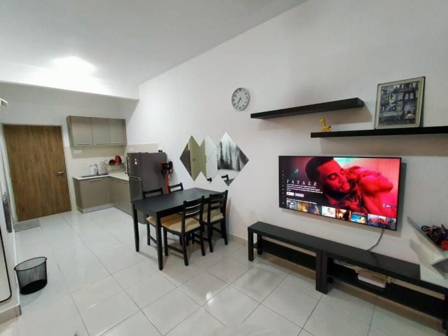 SS CondoStay Residensi Lili, Nilai nearby KLIA, USIM - infinity pool, wifi, smart tv Apartment in Negeri Sembilan, Malaysia