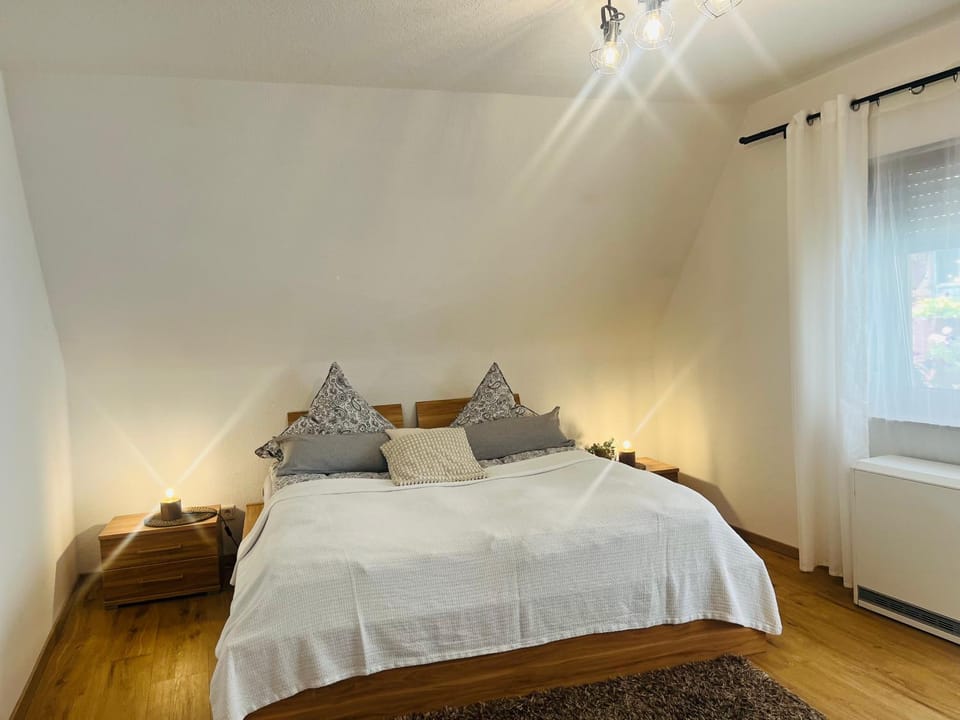 Bed, Bedroom