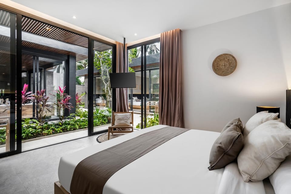 Bed, TV and multimedia, Bedroom, air conditioner