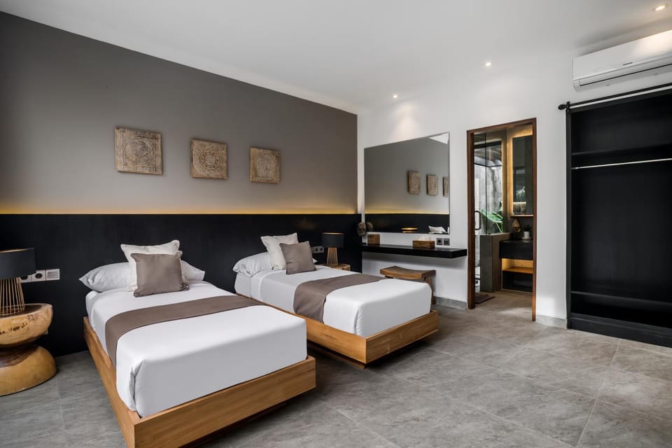 Bed, TV and multimedia, Bedroom, air conditioner