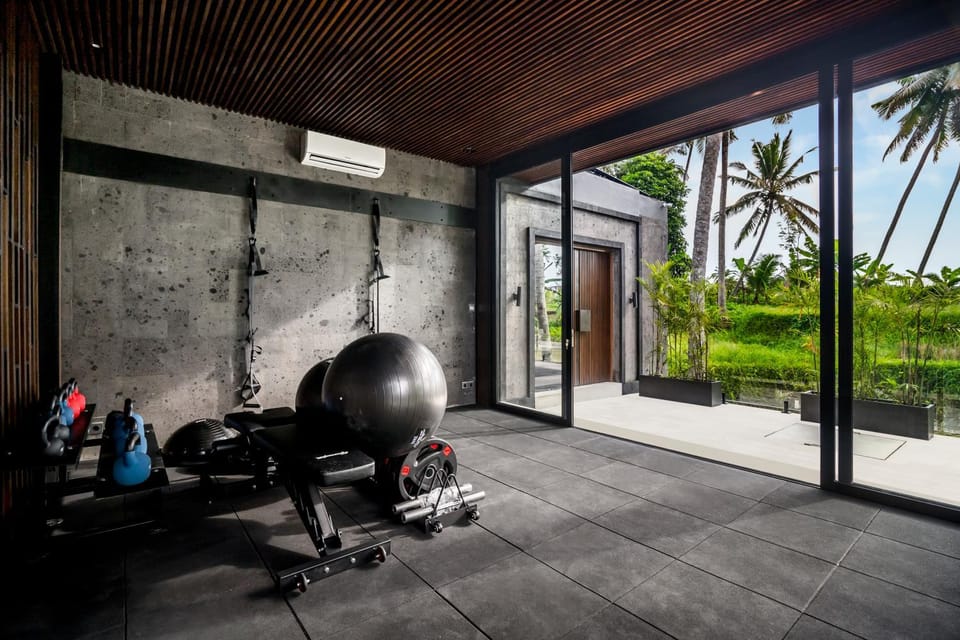 Fitness centre/facilities, air conditioner