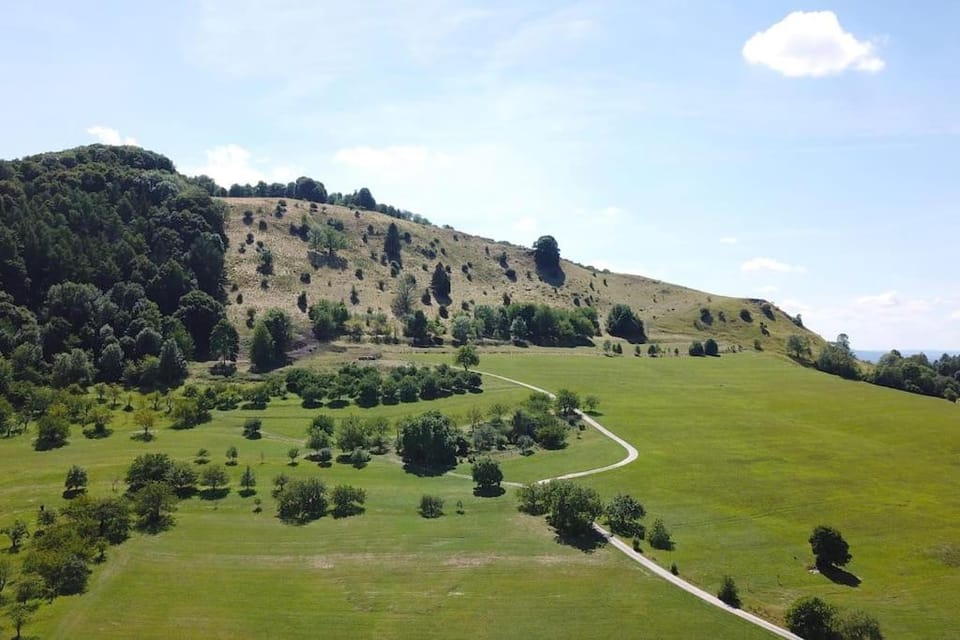 Nearby landmark, Natural landscape, Mountain view