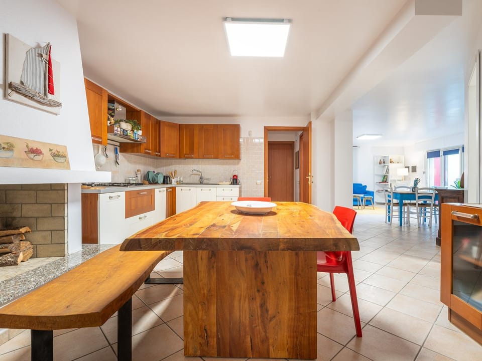 Dining area, flat iron, kitchen