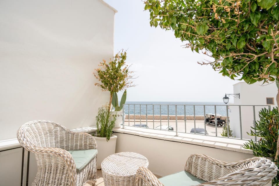 Day, Natural landscape, Solarium, View (from property/room), Balcony/Terrace, Seating area, Sea view, sunbed