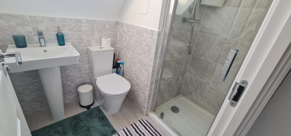 Shower, Toilet, Bathroom