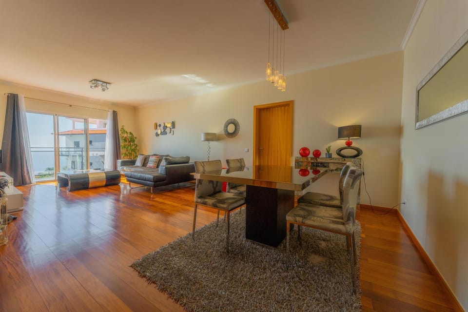 FLH Garajau Fantastic Ocean View with Balcony Apartment in Caniço