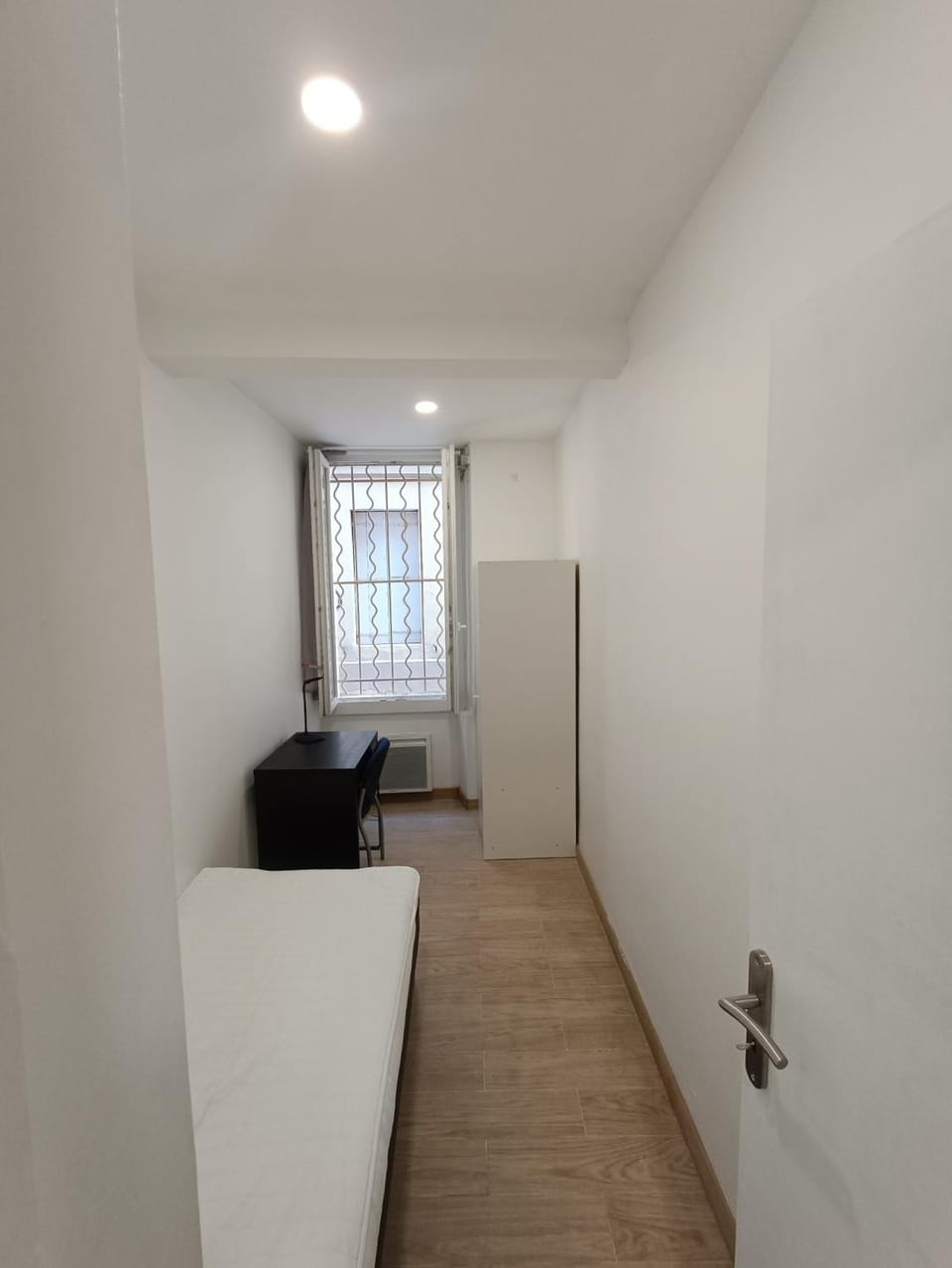 T3 rénové avec cour, Intra Muros Avignon Apartment in Avignon