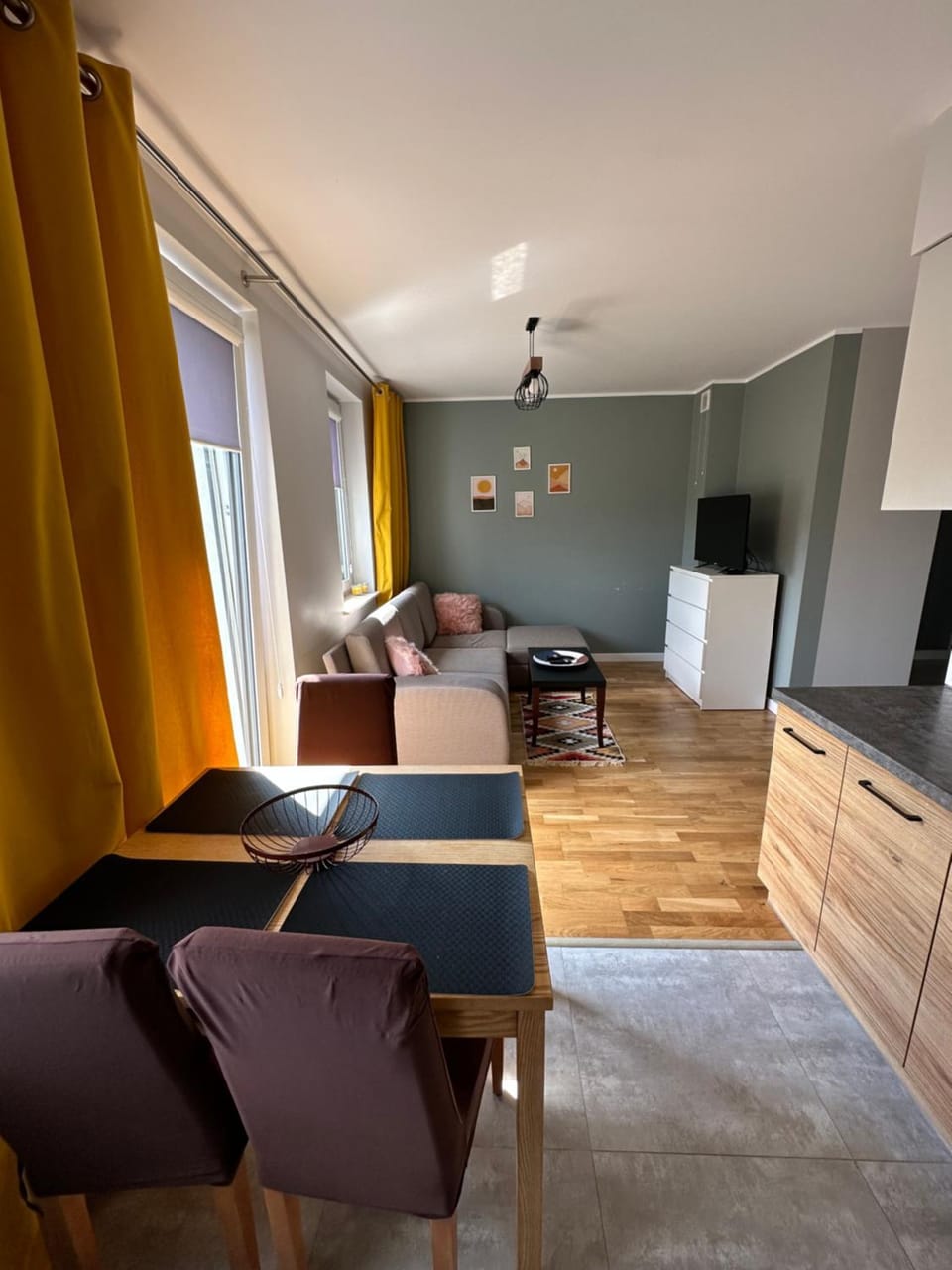TV and multimedia, Seating area