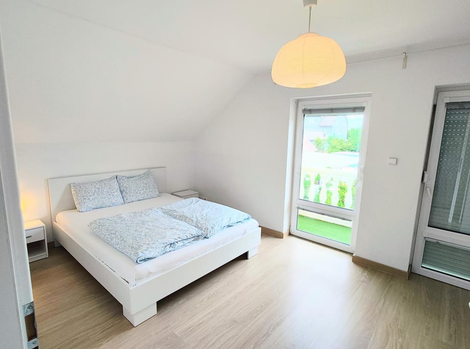 Modern & cozy house with 3 bed rooms and garden House in Bratislava