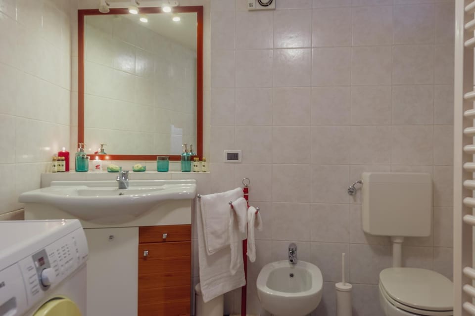 LA LEITERY DU MONT BLANC 1 - Comfort e Posto auto - COUR 0140 Apartment in Courmayeur