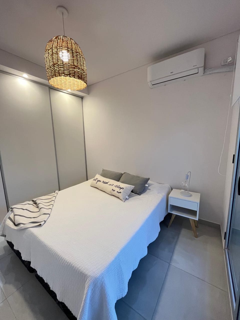 Bed, Bedroom, air conditioner