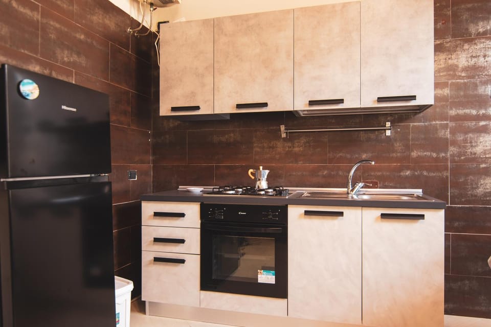 Coffee/tea facilities, Kitchen or kitchenette, kitchen, kitchen