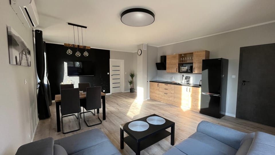 Property building, TV and multimedia, Kitchen or kitchenette, Living room, Seating area, Dining area, minibar, pet friendly, stove