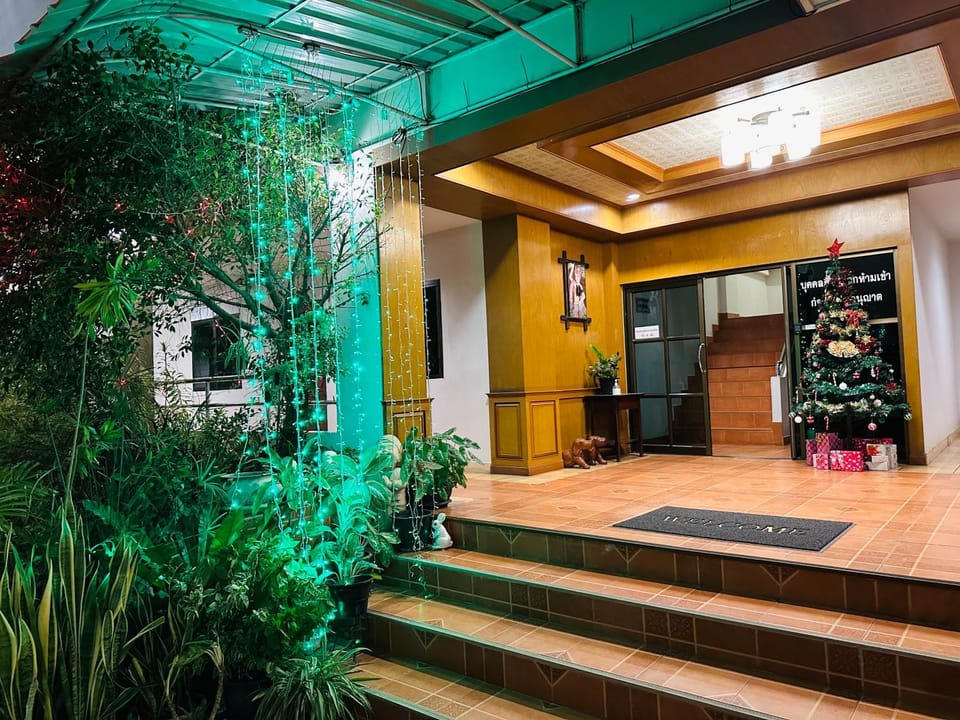 JJ Palace เจเจ พาเลซ Hotel in Laos